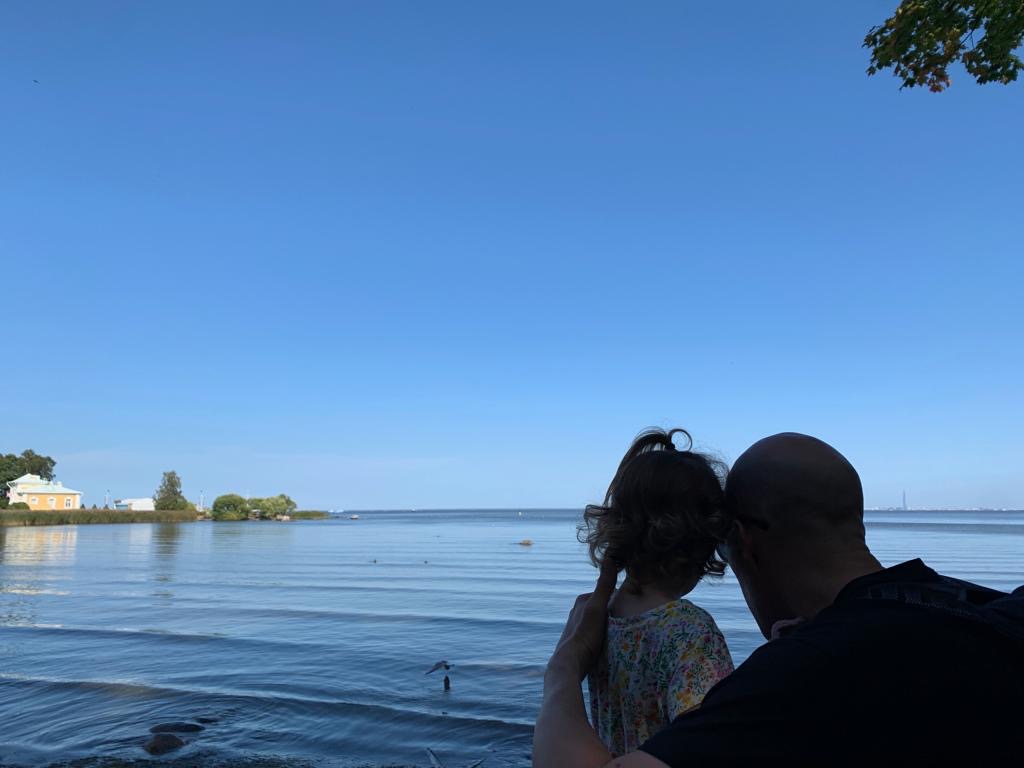 We took a boat to Peterhof Palace:4/x