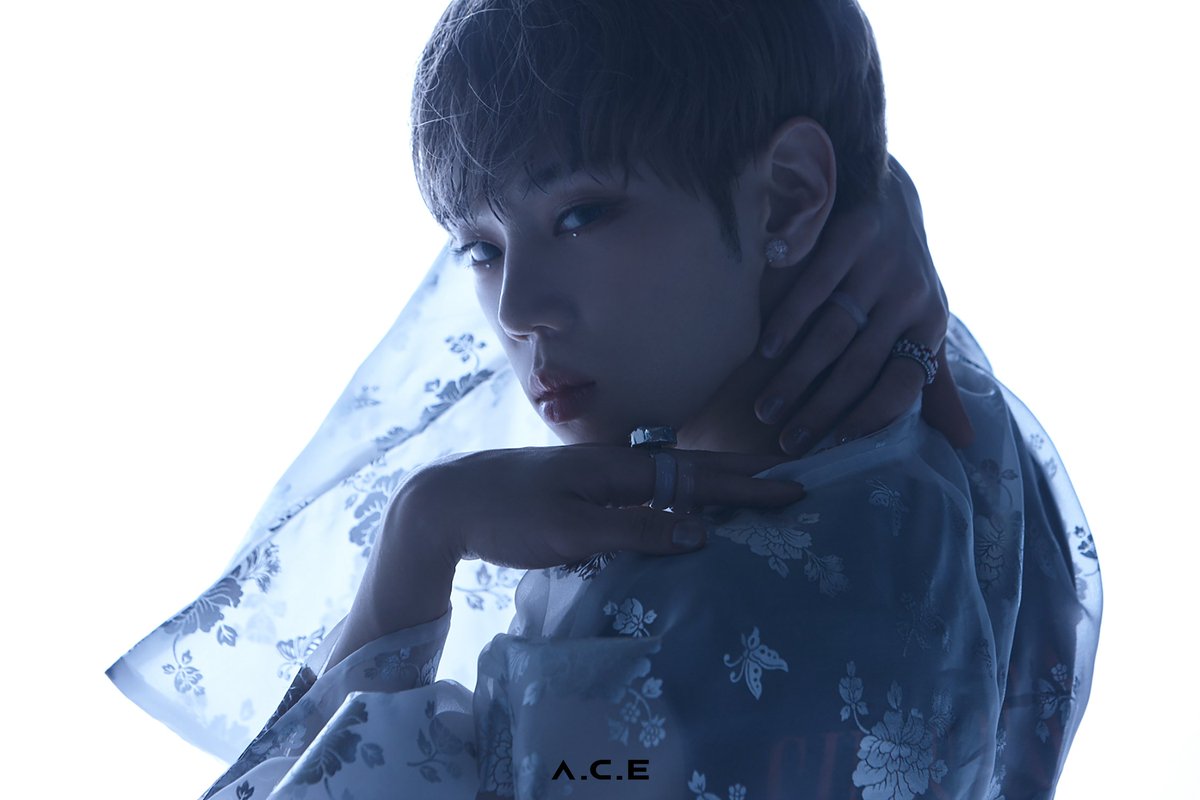donghununiverse's tweet photo. ILL DRINK COFFEE NEXT TIME I FEEL SLEEPY I DONT WANNA MISS THESE BEAUTIES @official_ACE7 #ACE_BUTTERFLY3 #ACE_COMEBACK https://t.co/VxPIuY2ucE