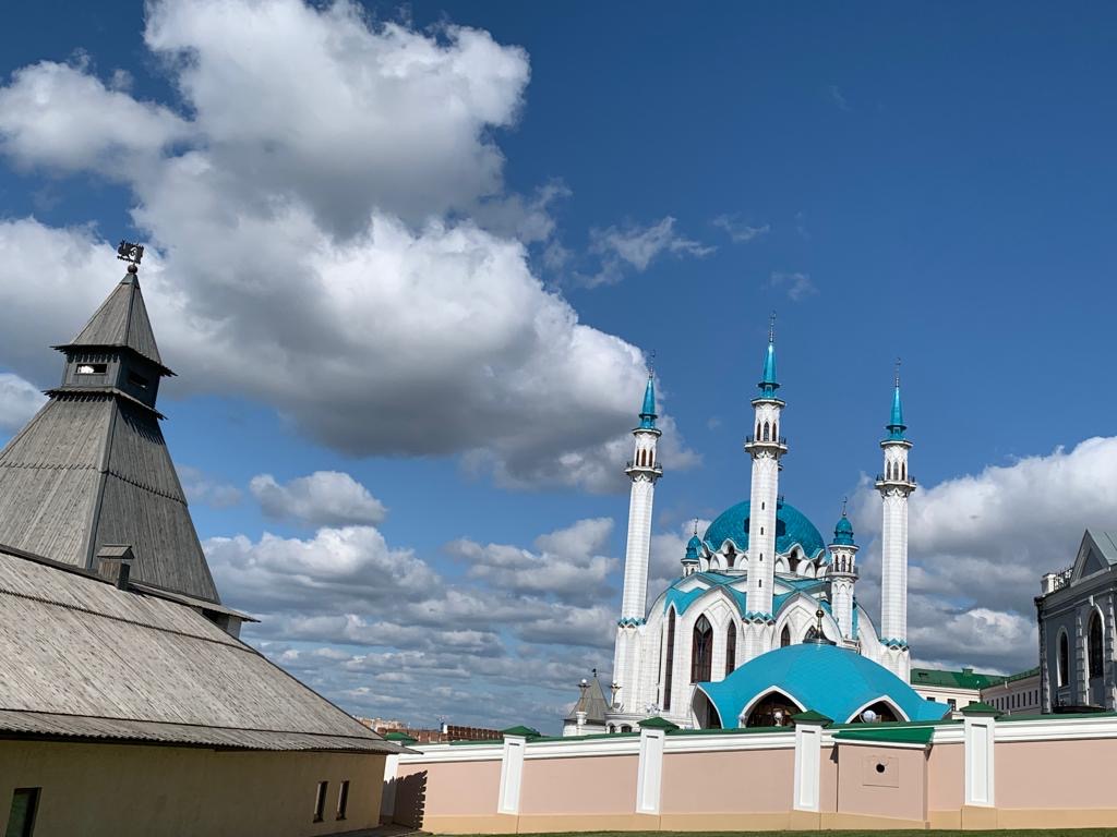 Then Kazan in southwest Russia, on the banks of the Volga and Kazanka rivers; Kazan is the capital of the Republic of Tatarstan:6/x