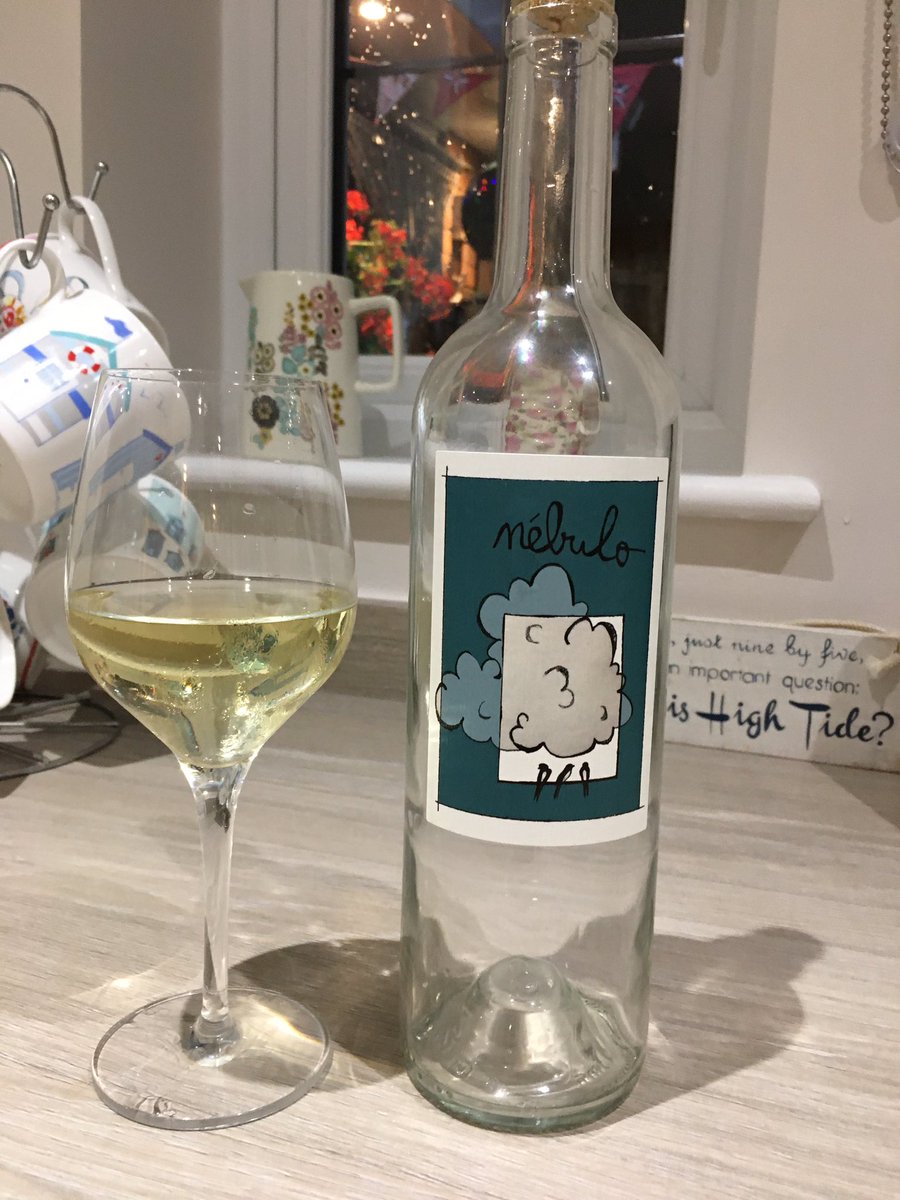 ladylittler's tweet photo. @a_lottie @Daveconway123 @NakedWines I’m drinking a new winemaker to @NakedWines Jennifer Buck’s #nebulo It’s a stunning Grenache Gris white and highly recommended #SaturdayVibes https://t.co/FZ9iy9xNKk