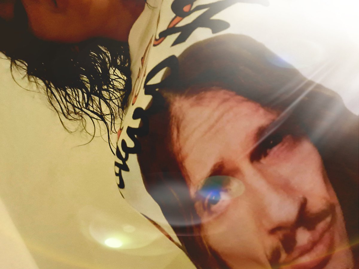 guia78's tweet photo. #Day61
The light in the Darkness π₯π«
-
#100DayswithJustinHawkins
@JustinHawkins
-
Reppin @thedarkness
-
#100DaysOfHawk #100DaysofHawkins #JustinHawkins #rockandrolldeservestodie #theactualdarkness #TheDarkness #bandmerch #merchandise #personalchallenge #challenge https://t.co/voERPlR1q7