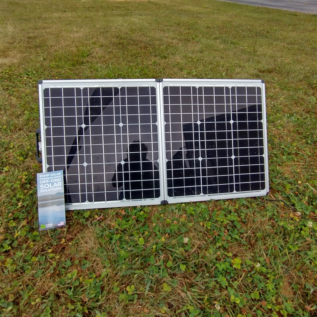 BundutecUSA's tweet photo. Giving our small trailer an extra boost so I can charge my laptop and work at the #MidwestOverlandFest event this weekend

#ZampSolar #Zamp #PortableSolar #ChargingToRunInverter https://t.co/FFbbdGO8B9