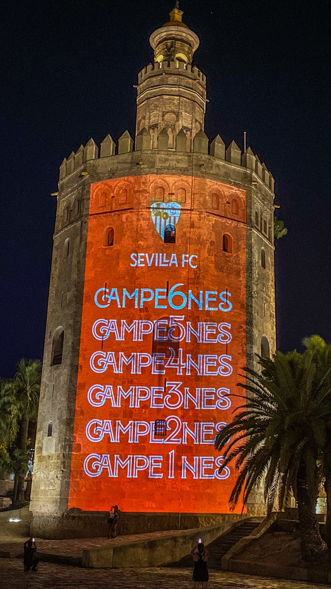 magiconervion1's tweet photo. Que cosa más grande io ❤️🏆 @SevillaFC https://t.co/9Op6xKiw5d