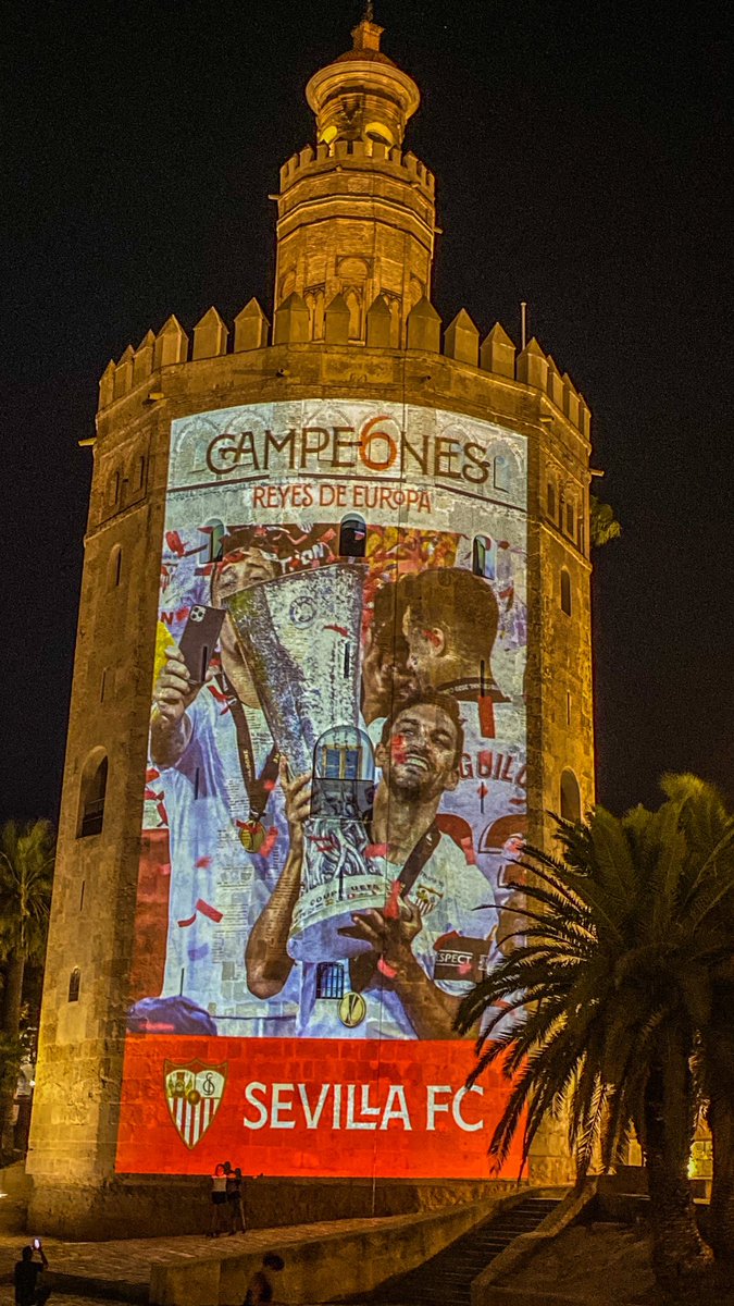 magiconervion1's tweet photo. Que cosa más grande io ❤️🏆 @SevillaFC https://t.co/9Op6xKiw5d