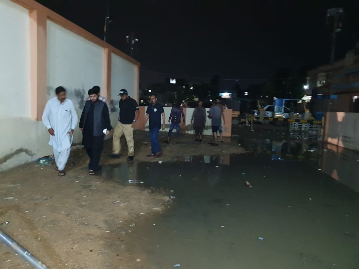 MWMSindhMedia's tweet photo. کراچی، وزیر اعلٰی سندھ ، صوبائی وزیر بلدیات اور میئر کراچی، بارش اور گندے نالوں کے بدبودار پانی میں ڈوبے عوام کی تکلیف کے ازالے کے لئے فوری اقدامات کریں، بصورت دیگر عوامی غیض و غضب کا سامنا کرنے کے لئے تیار رہیں،  سید علی حسین نقوی
@MuradAliShahPPP
@WaseemAkhtar90 https://t.co/1gl1VzdEAT
