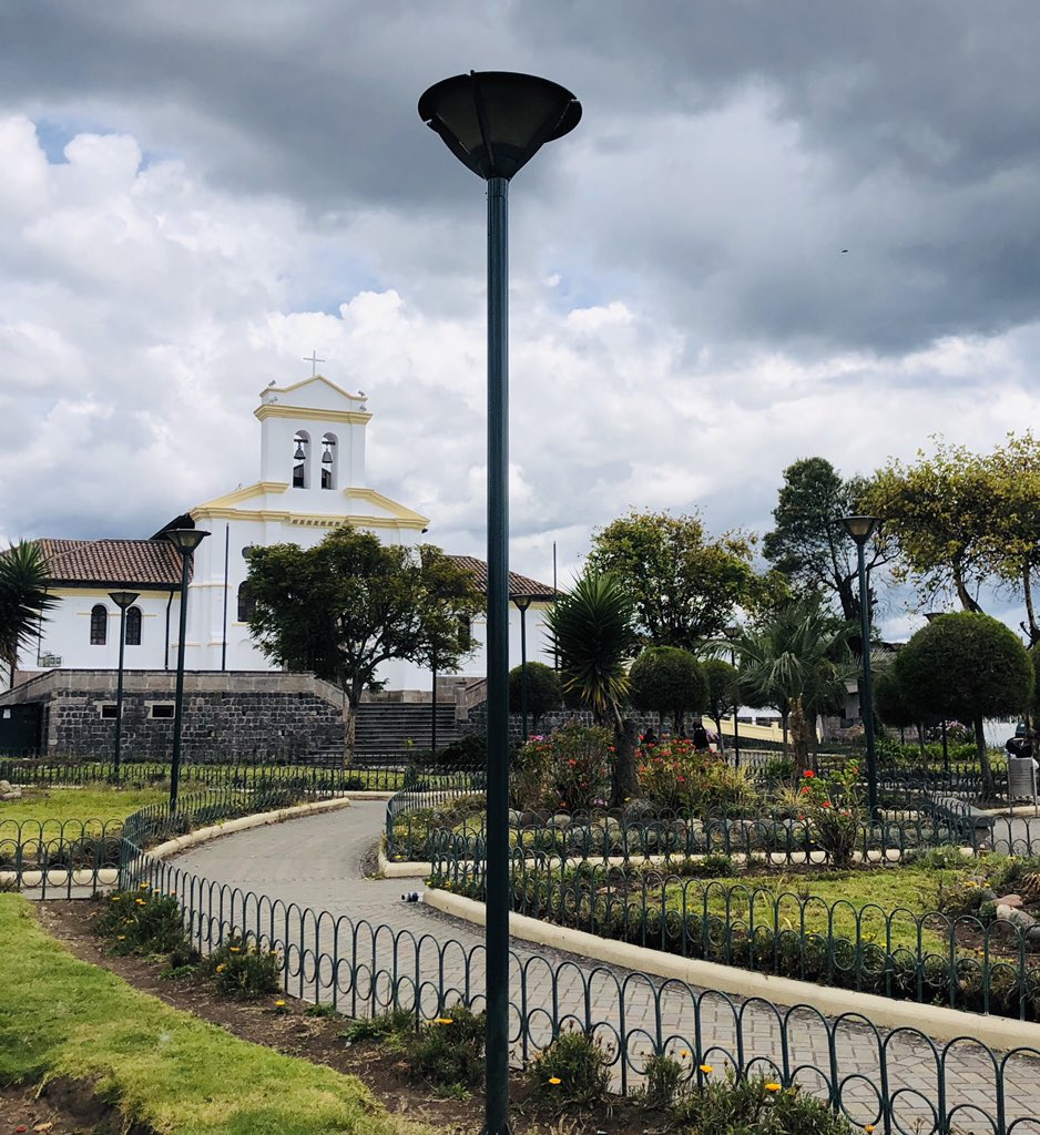 cesarmantillaec's tweet photo. Recorremos junto a la Fundación Apoyar las parroquias rurales de mi Quito querido (Calderón, San Antonio de Pichincha, Pomasqui, Pintag y Conocoto), definitivamente jamás te cambiaría con ninguna ciudad del mundo. Vivimos en un paraíso. https://t.co/jx1bXgSXSZ