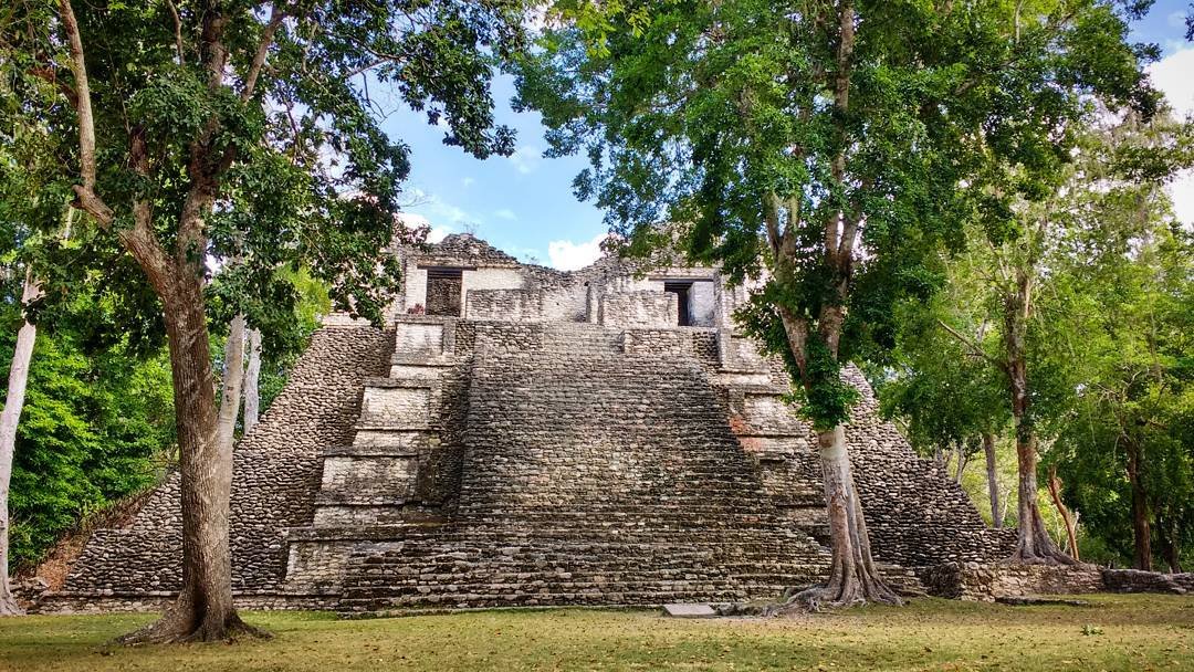 #Mahahual es ideal para un viaje en pareja, pues está cerca de @VisitBacalar, @VisitChetumal y de zonas mayas como #Dzibanché. Grandes recuerdos te esperan con tu otra mitad. 🚙 💑 

🌐: caribemexicano.travel/mahahual/plane…
📸: melissa.sombrerero &amp; lavidaesviaje vía IG 

#CaribeMexicano