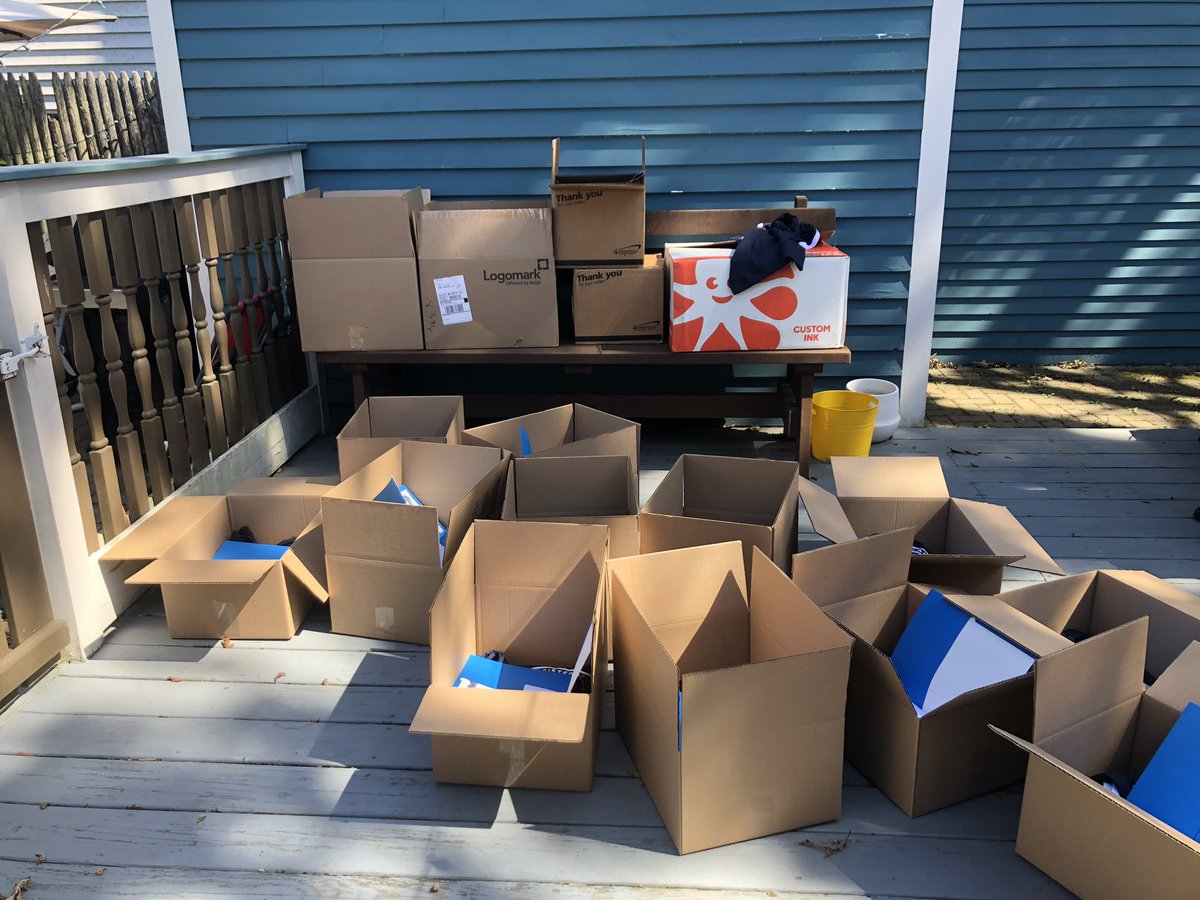 PaariUSA's tweet photo. Getting packages in the mail for a very special group of people. 15 of our #RecoveryCorps members are graduating from their year of service next week. Seeing as we can’t celebrate in person, we put together a package with their certificates and a few tokens of appreciation. 💙💙 https://t.co/MIIlm8W2Op