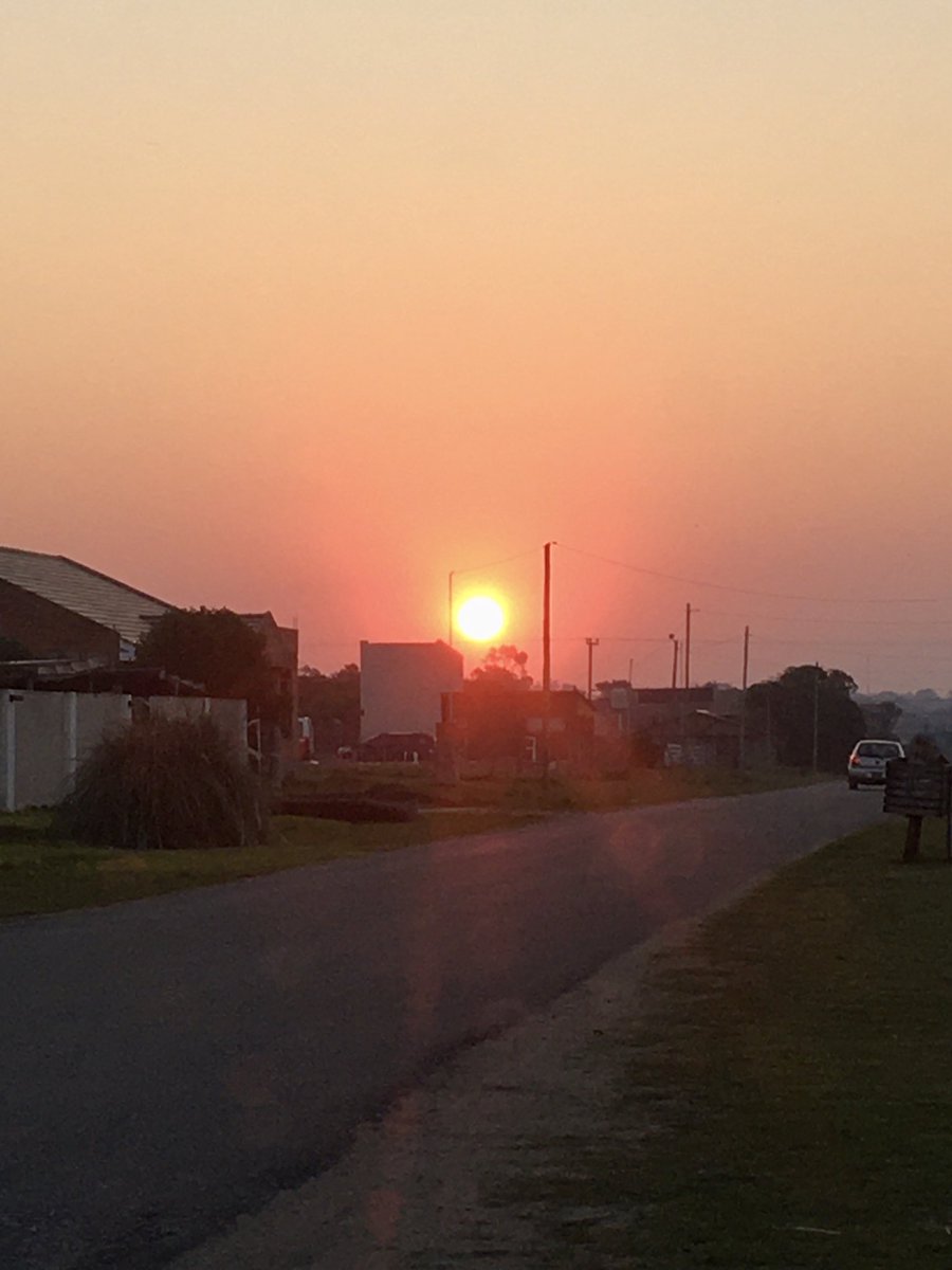 Bola de fuego cae en la tarde. Alfar, Mar del Plata. (18:10)