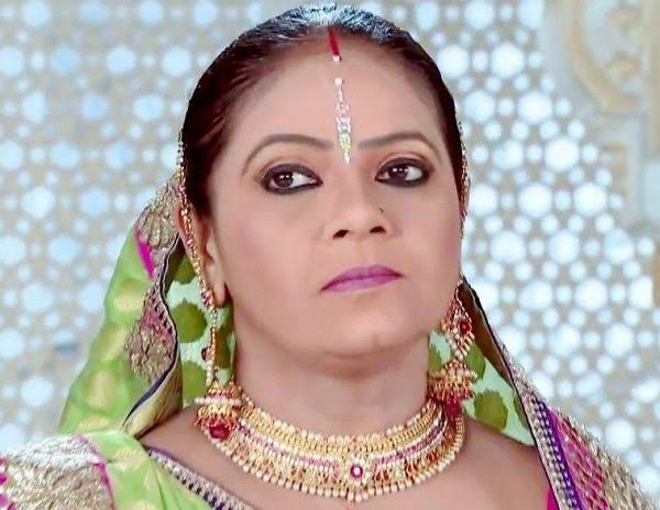 swatiatrest's tweet image. Imagine being Kokilaben and having one daughter-in-law washing laptops with soap water and the other taking the chana out of the cooker and placing the empty cooker on the burner. Completely on her side here.