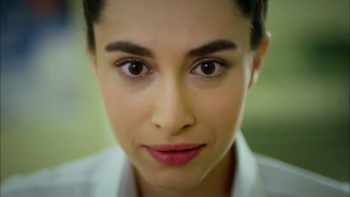 LOL zeynep is such a cutie! She keeps gulping. How can you not love this puppy love?  #gunesibeklerken  #handedoğandemir