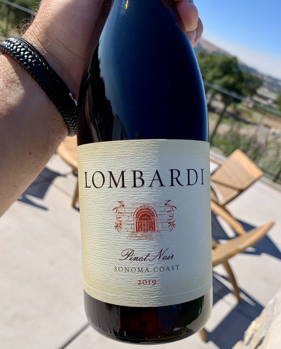 LombardiWines's tweet photo. Bottling Day & marching on. Hard to focus with so many friends deeply affected by the devastating fires in Sonoma/Napa. Thank you first responders...working tirelessly to protect us. ❤️🙏
https://t.co/tKfg9RCZR0
#thisissonoma #bekind #supportsmallwineries #lombardiwines #grateful https://t.co/yxZxtRabiN