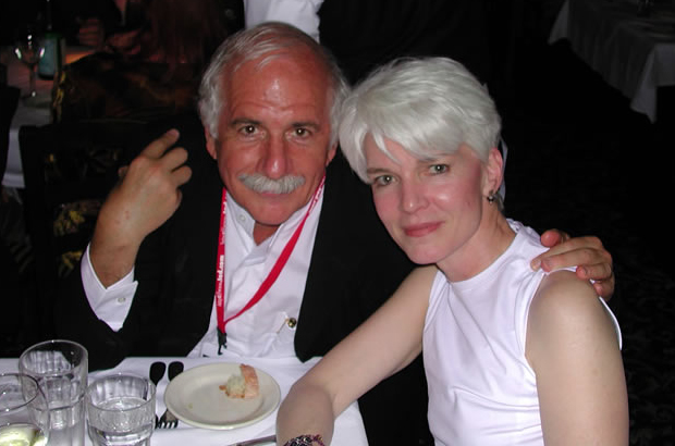 Moshe Safdie doesn't appear to be on Twitter, but  @KatinkaMatson is