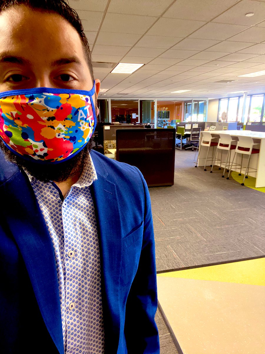 JohnRiveraCC's tweet image. Photo 1: You think you’re alone in a building 

Photo 2: You find the only other person in the building @Anna_GLM who thought the same 

Photo 3: HARD POSE! 😂

@TomMonahan10 @DemetrusHayes1 

#WeAreGLM 
#Internetless