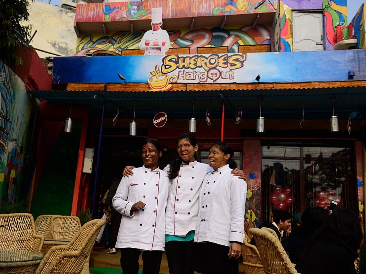 Sheroes has given survivors  the courage and skills required to  become emotionally and financially secure! 

Read more :  cntraveller.in/story/cafes-ag…

#Sheroeshangout #CafeRunByAcidAttackSurvivors
#India #womenempowerment 
#StopAcidAttacks #StopAcidViolence
