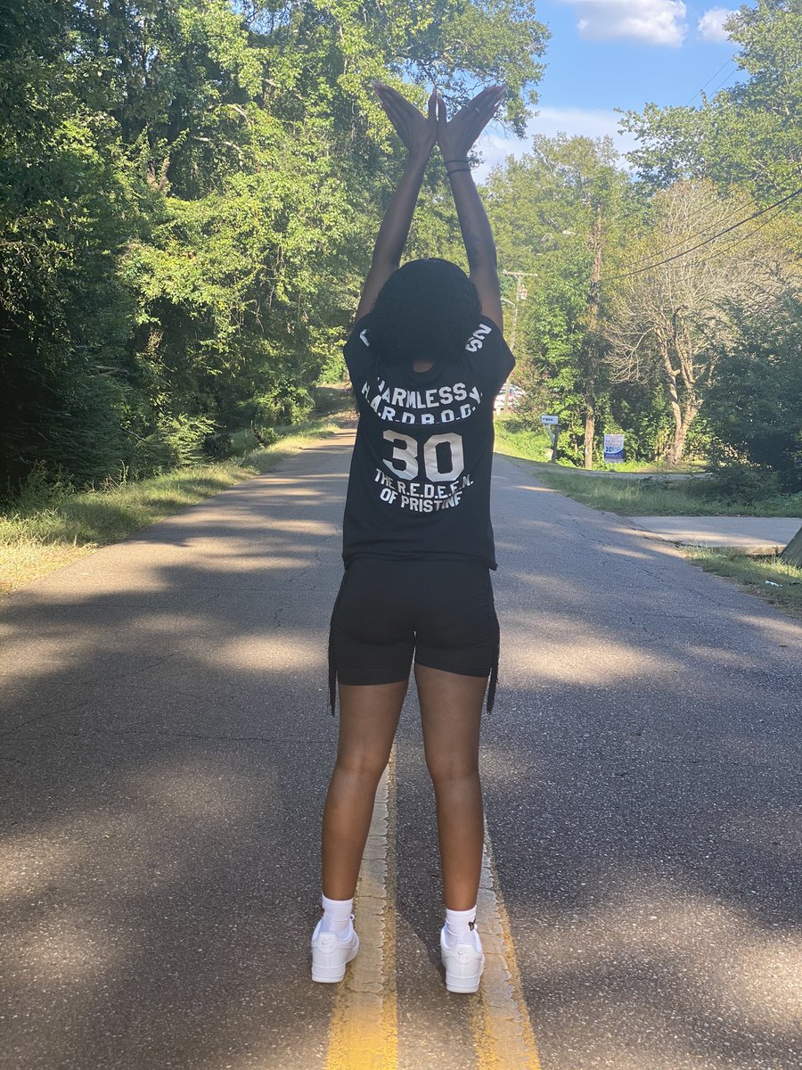 miahmyh's tweet image. Just when y’all thought it couldn’t get any flyaaa🦋 
H.A.R.M.L.E.S.S. Hardbody #30 #Spr20