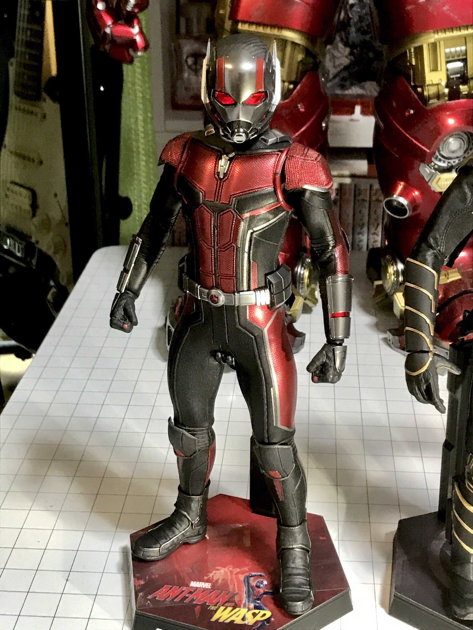 Wako 長らく待っていました 1 6アントマンが届きました 不評のスコットのベッドもなかなか気に入っていますがやはり アントマンマスクがカッコイイです このマスク光るぞ 笑 さすがのクオリティに感動です O ﾟ ﾟ O ホットトイズ