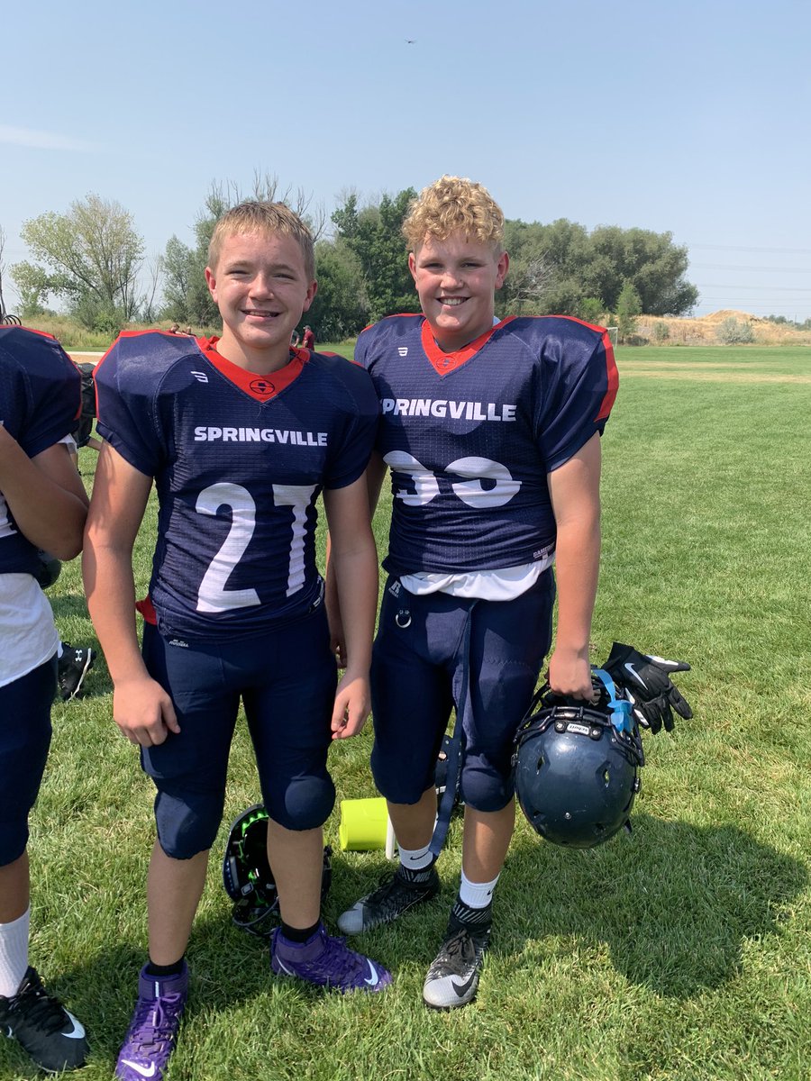 cj8woman's tweet photo. Little man Max (#27) play his first game today! He was so excited he didn’t sleep last night. Played a heck of a game. Springville wins 24-0. #littlereddevils #littleleaguefootball #putthepadson https://t.co/nivAOL6pUh