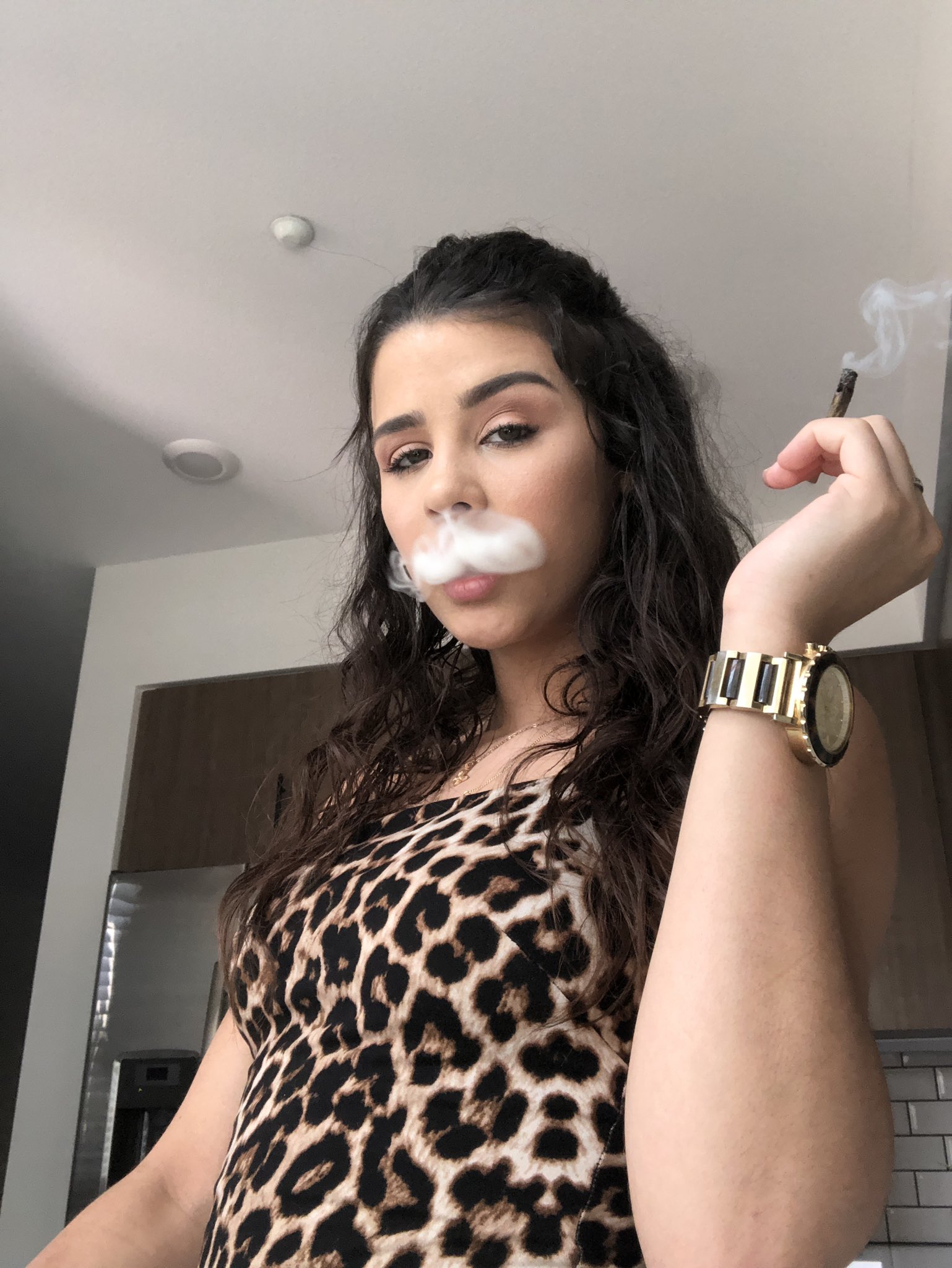 X-এ Kylie Rocket: Smoking with Kylie - Q & A ✨🚀🔥 t.cogIsW0Fch1h  YOU MUST WATCHH!!! 😍🤩 its on my OnlyFans NOW!!!!  t.copjGrboiCMs  X
