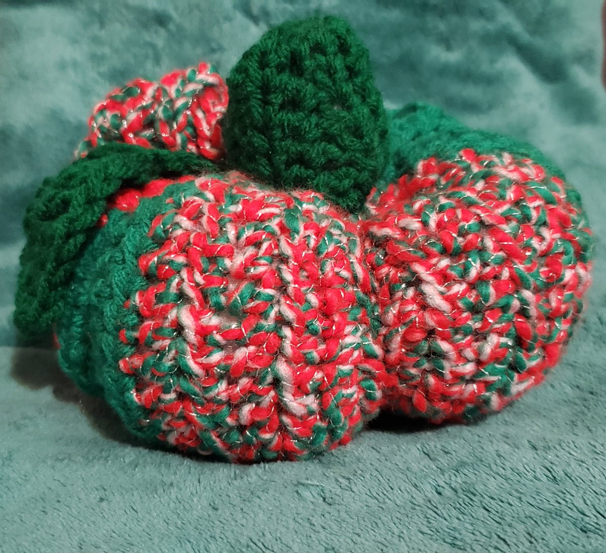 MadeSonni's tweet photo. Christmas Crochet Pumpkin!  #Decor #Unique #Crochet #Sonnimade https://t.co/deWFQnY5pc