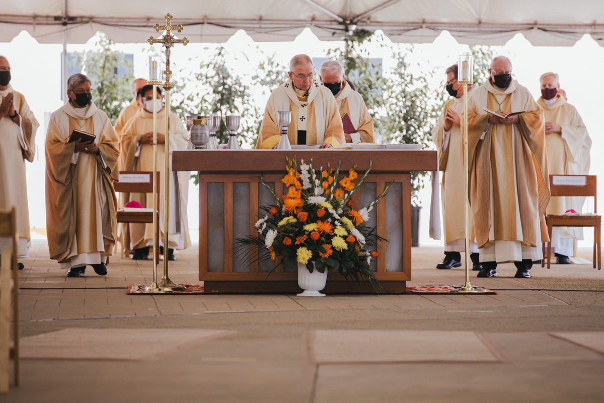 lacatholics's tweet photo. We invite all #LACatholics to say a special prayer for our new #LADeacons. May they bring the hope of the Lord everywhere they go! https://t.co/0CiqHFLrRk