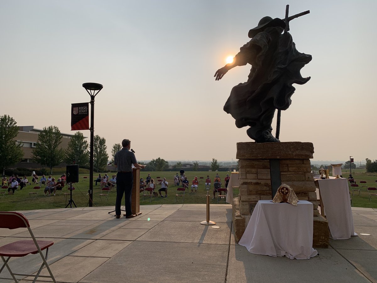 RegisJesuitHS's tweet image. RJ President David Card ‘87 addresses attendees after Mass at the 31st annual Pig Roast. This year, guests took their meals to go following Mass on McNicholas Green. #RJTraditions #SupportRJ #RaidersTogetherataDistance