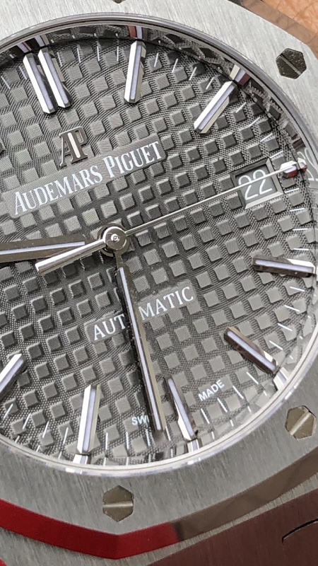 PuristSPro's tweet photo. Still on honeymoon with this 15450
https://t.co/Z3Q8ijePvv
#AudemarsPiguet
#AP15450 #RoyalOak https://t.co/7CHaMk7ROC