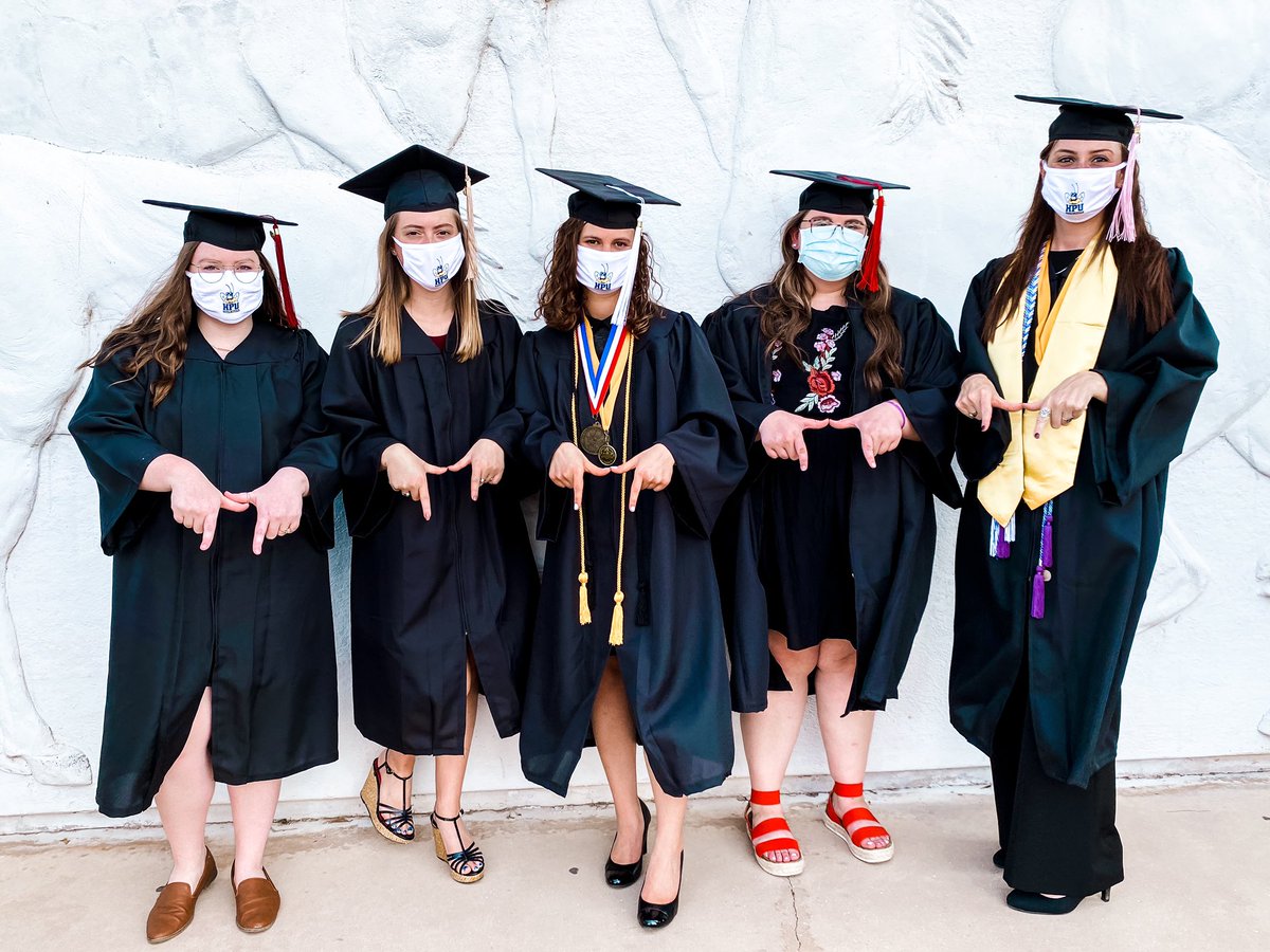 pithetachi's tweet photo. Congrats to our seniors on graduating!! We’re so thankful for y’all’s time in Pi and everything y’all have done for org! We can’t wait to see how God uses y’all in this next chapter of your life. We love and already miss you so much!
#pickpi https://t.co/Ecpyx6ECNP