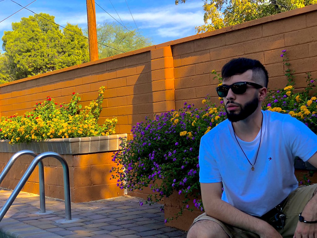 RAUL_ASAP's tweet photo. Pool side convo, about your summer last night 💐🌳🌤😎 https://t.co/qmKtTLNtHh
