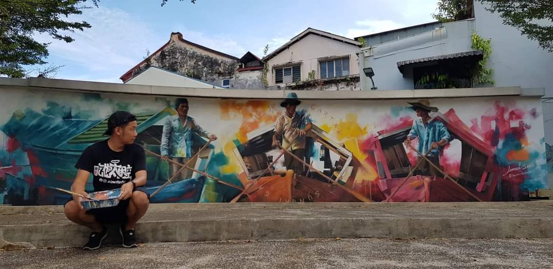 So let me introduce Leonard Siaw, Muralist from Kuching. Siapa yang pernah datang ke Kuching atau menetap di Kuching mesti pernah tengok salah satu art beliau.Pic from  https://www.facebook.com/siawtistic/ 