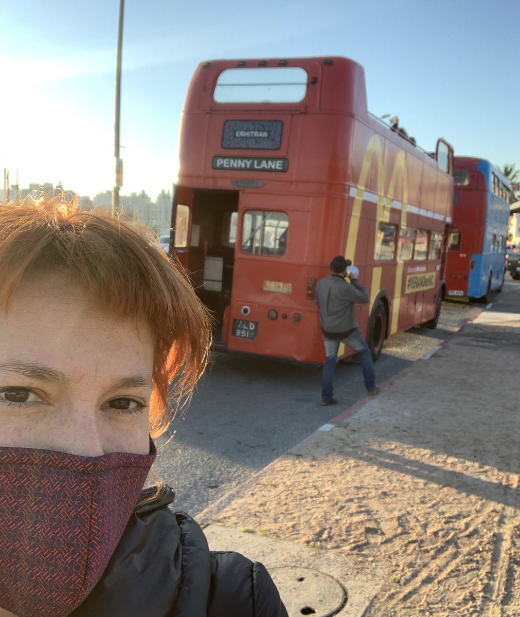 Los buses de dos pisos volvieron para hacer paseos por la rambla sur. Sale $50 por persona ida y vuelta.