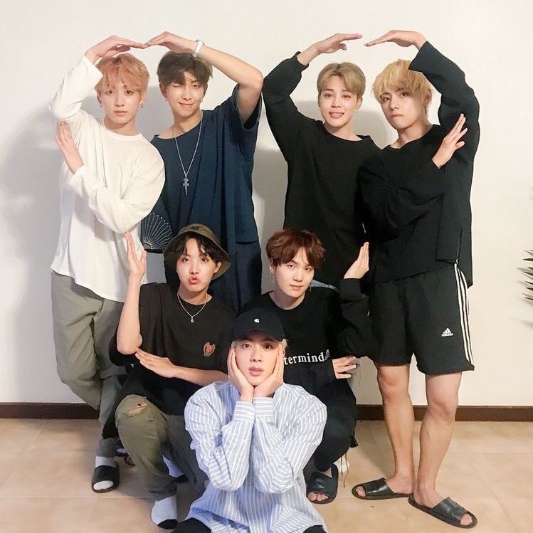 hjovisst's tweet photo. I’m a girl in luv with your Boy with luv remixes #SetitOff @devobrown @DJclymaxxx on @KiSS925. 

I’m feeling so blessed. Thanks! 

@BTS_twt #BTS #BTS_Dynamite https://t.co/oHWJRcyrUX