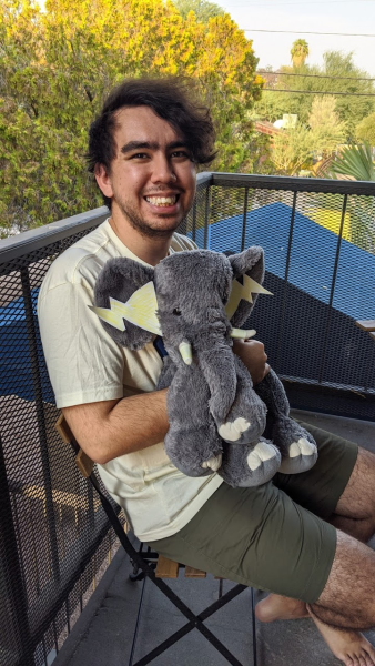 MLHacks's tweet photo. Excited about our new season mascot? We're gonna bet you're not quite as excited as Paul from @sunhacksio, he's already got his stuffed elephant cosplaying as Ellie. https://t.co/pwqRFmbsvx
