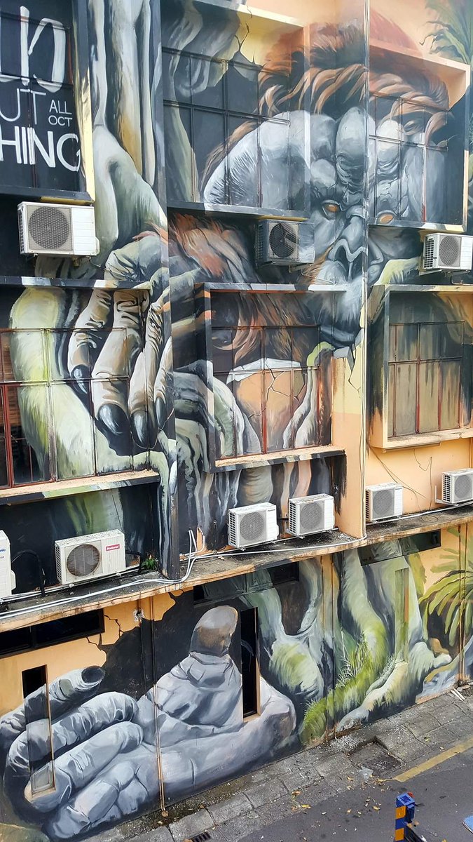 Antara karya karya lain Leonard Siaw di Kuching. Jadi jika anda berpeluang ke Kuching dan minat mural, boleh lah datang and appreciate his arts.For more info boleh lawat FB beliau  https://www.facebook.com/siawtistic/ 