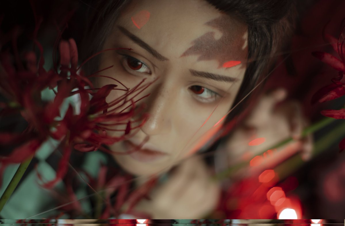 Cinohrui's tweet photo. [ 竈門 炭治郎 ]

📷 &amp;💪🏻: @cryptidcorvo + @twovinesart
Earrings &amp; editing: @Cinohrui 
#tanjiro #DemonSlayer #kimetsunoyaiba #cosplay https://t.co/rMPjYqW6nL