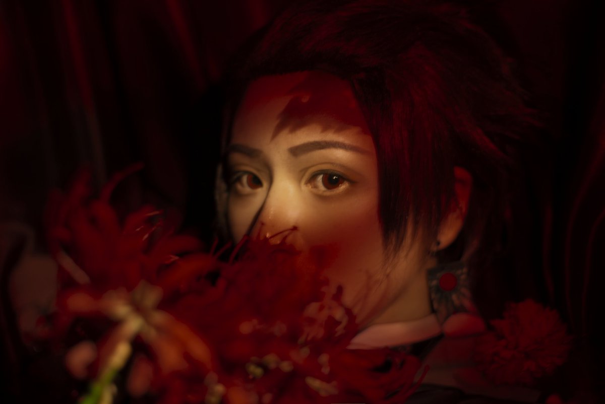 Cinohrui's tweet photo. [ 竈門 炭治郎 ]

📷 &amp;💪🏻: @cryptidcorvo + @twovinesart
Earrings &amp; editing: @Cinohrui 
#tanjiro #DemonSlayer #kimetsunoyaiba #cosplay https://t.co/rMPjYqW6nL