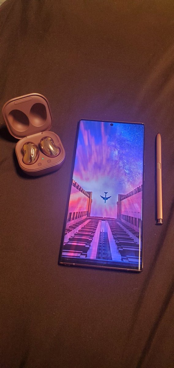 BadingaG59's tweet image. Love my Note 20 Ultra and Galaxy Buds Live
Mystic bronze is beautiful 
 @SamsungMobileUS  #Note20Ultra #Samsung #Note20Ultra5G