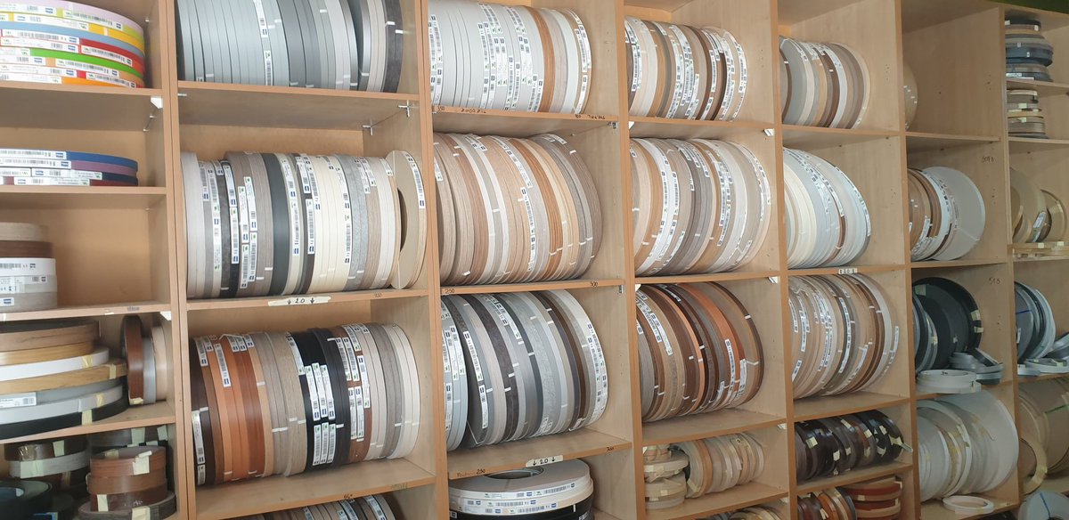 ADS52913534's tweet image. Bo obrzeże musi pasować.
Dopadowanie obrzeża #spander do kolekcji #kronospan

#ads #hurtowniaZArtykułamiDlaStolarzy #płytaMeblowa #adsradomsko #usługaStolarska