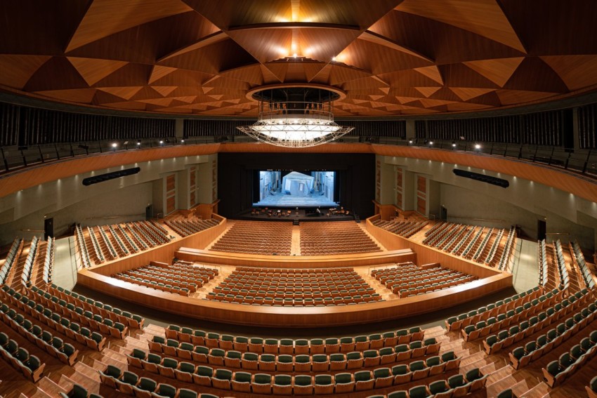 PlateaMagazine's tweet photo. Noticias: El futuro del Teatro de la @Maestranza, en el aire. La Diputación de Sevilla (@DIPUSEVI) se plantea dejar de subvencionarlo con más de 600.000€, en favor de los pueblos de la provincia.
https://t.co/ecQBHu5Zt7 https://t.co/keRkD0EJYc