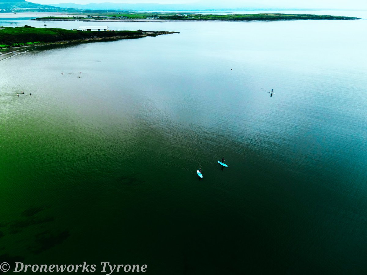 Droneworkstyron's tweet photo. Clearing your head on the open water 🧘‍♂️🧘‍♂️🧘‍♂️🧘‍♀️🧘‍♀️
#paddleboarding #sligo #irish_daily #irish #relax #ocean #zen #staycation #discoverireland https://t.co/9rM02rx5QG