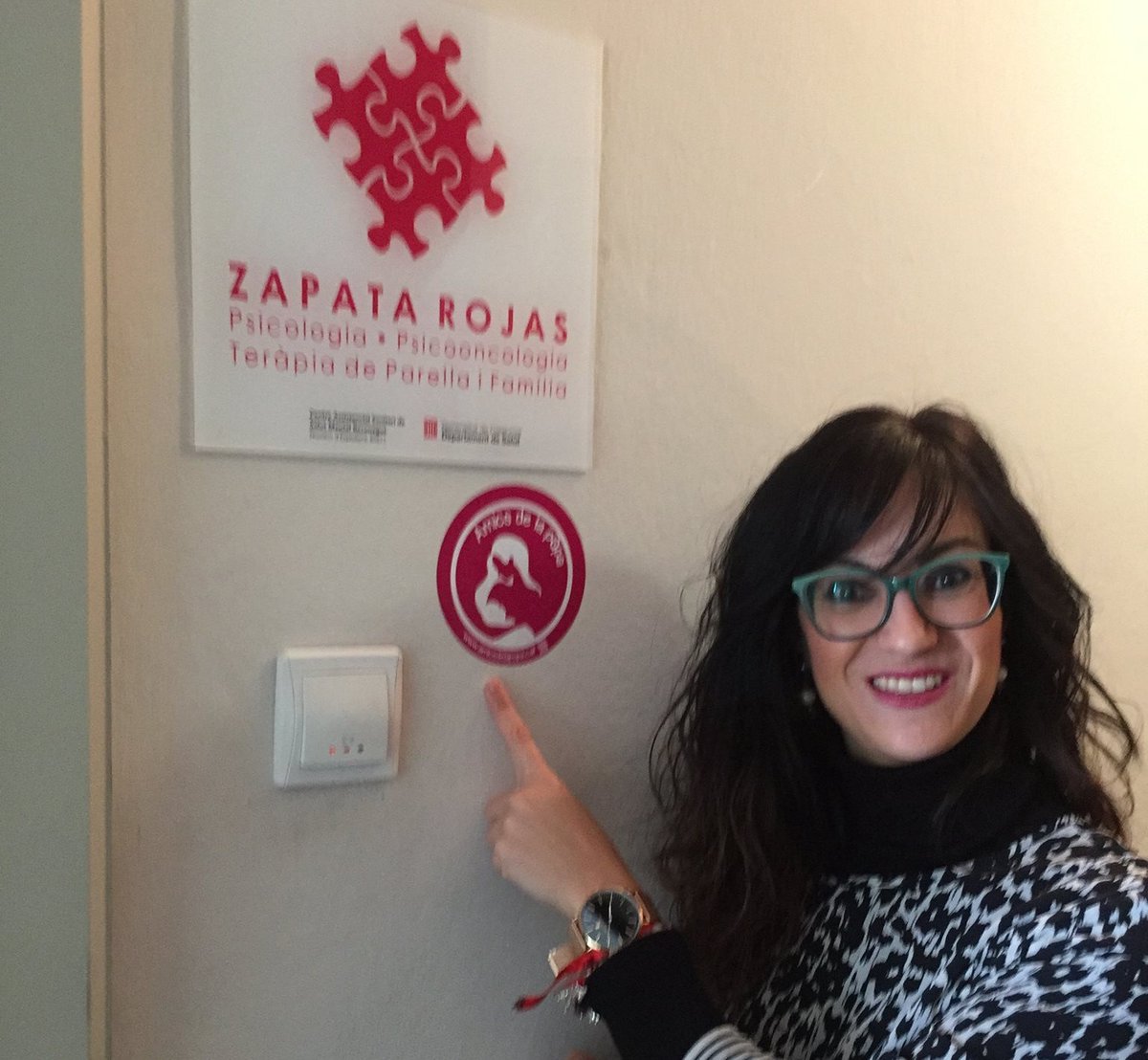 AmicsdlPopa's tweet photo. @amicsdelapopa, dòna suport a les entitats, que en el seu moment, es van adherir a la nostra iniciativa, i que a causa de la situació actual per la COVID 19, han pogut tornar a obrir els seus locals. Zapata Rojas Psicologia Ànims #reinventar #adaptarse #endavant #anims https://t.co/9lcsDxKqBj