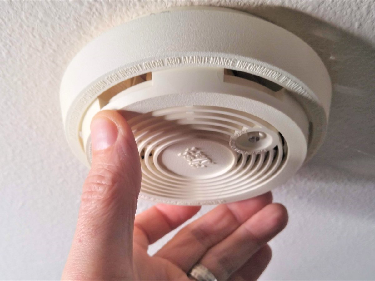 reinstate_uk's tweet photo. Accidental house fires can be hugely devastating, so here's some tips to keep your home as safe as possible: 

https://t.co/OVR6okAdpU 

#Response #Restore #Reinstate 🙌 https://t.co/C3YQUzoL8z
