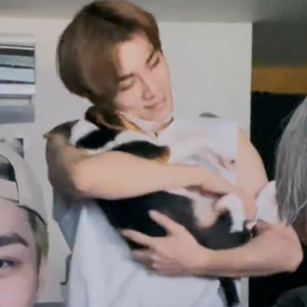 ป้าฟาง 💜 TENLEE #SO10 🐈‍⬛💥 tweet media