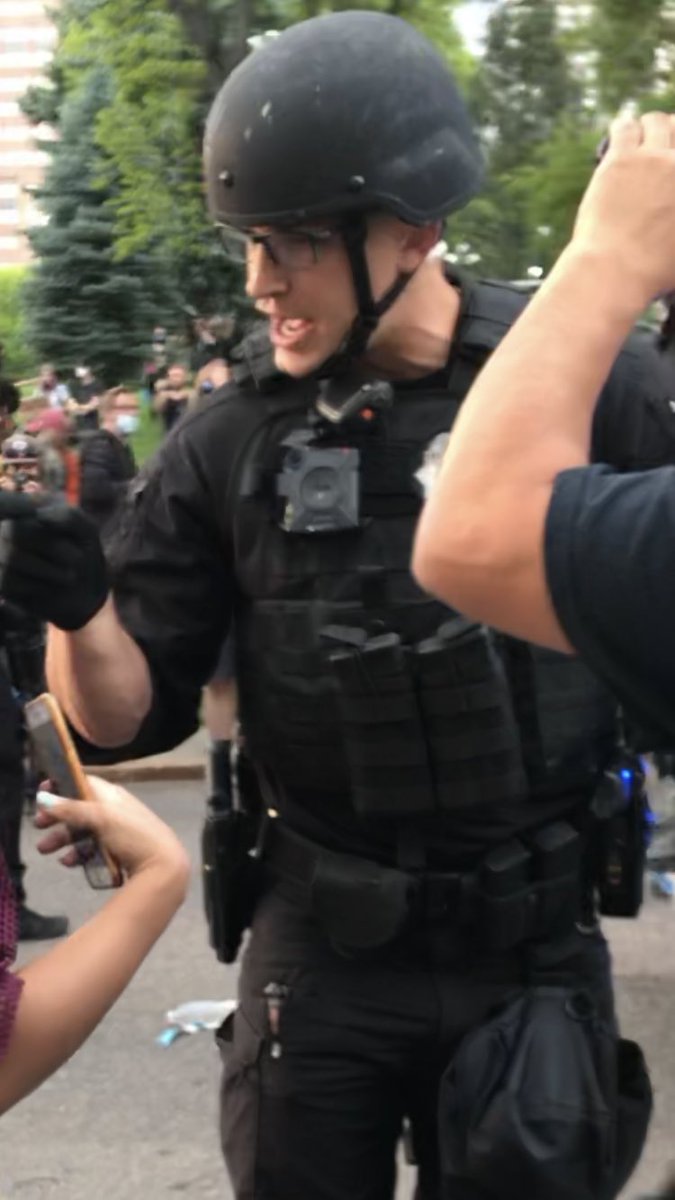 AlmndMilkLuvr's tweet image. Y’all I recognize some of these officers. They’re frequent brutalizers. Regularly seen smiling in peoples faces as they brutalize them. They seem pretty masked up tonight but here’s some more easily identifiable photos. Y’all bout to lose your jobs. 
#dpdactivity #DenverProtests