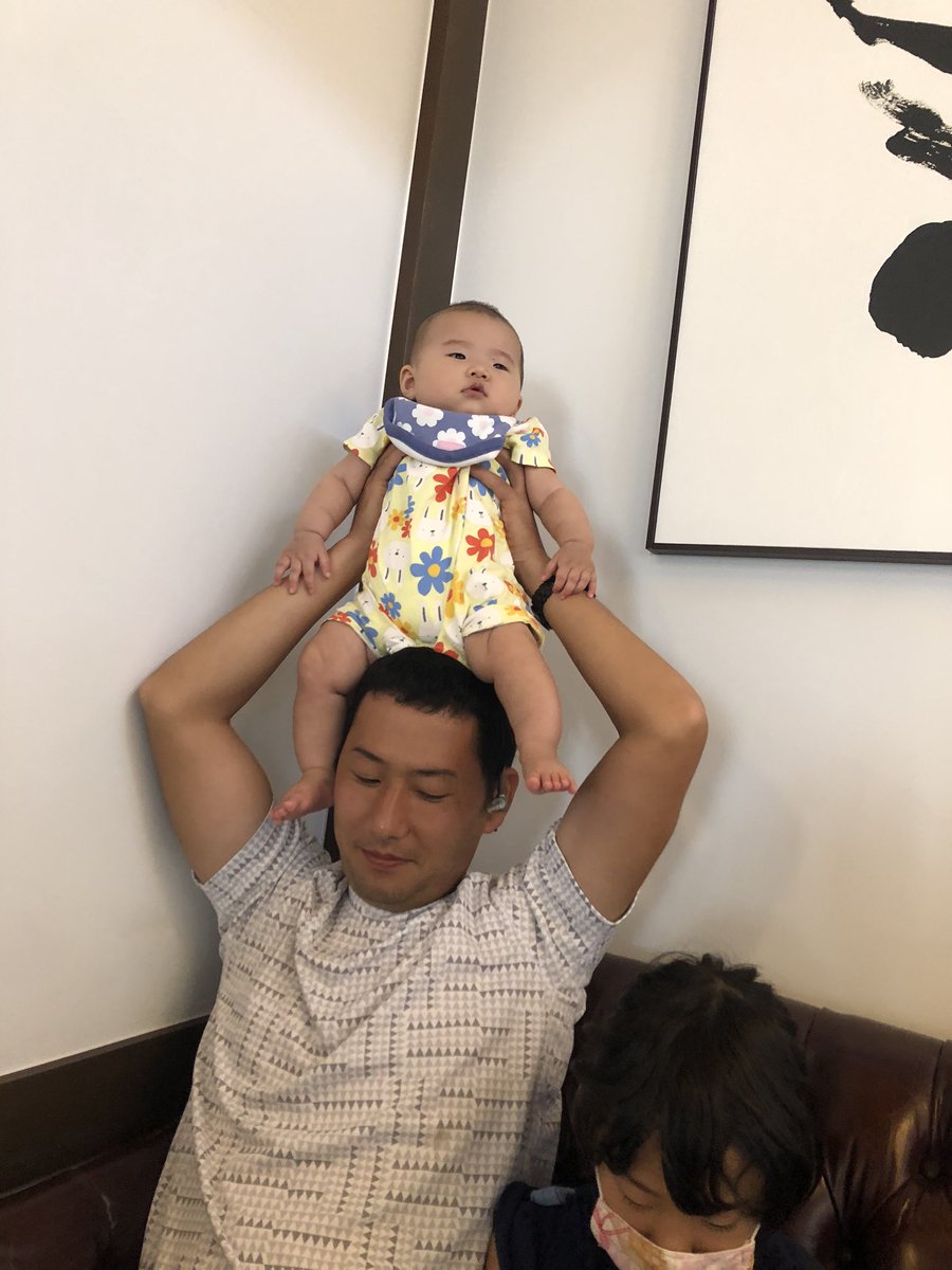 上野淳子 ウエジュン長崎の養豚家 肩車がまだ良く理解できず こんな形になってしまった赤ちゃんマン 上野淳子 ウエジュン長崎の養豚家 肩車がまだ良く理解できず こんな形になってしまった赤ちゃんマン