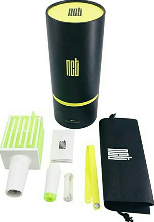 fanny200121's tweet photo. Que ridículo es que me regalen un álbum de los dream y el Lighstick de nct 😔😔 https://t.co/baVLz7dr0Q