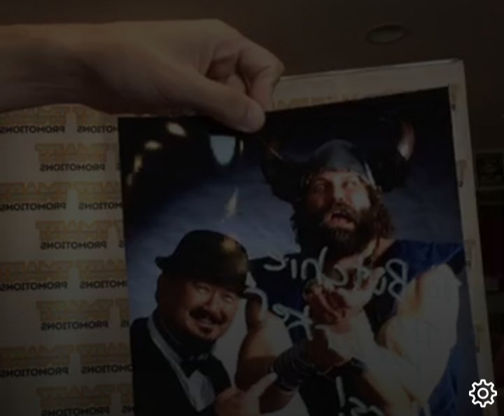 ButchieDavis's tweet image. Got my Berzerker autograph tonight