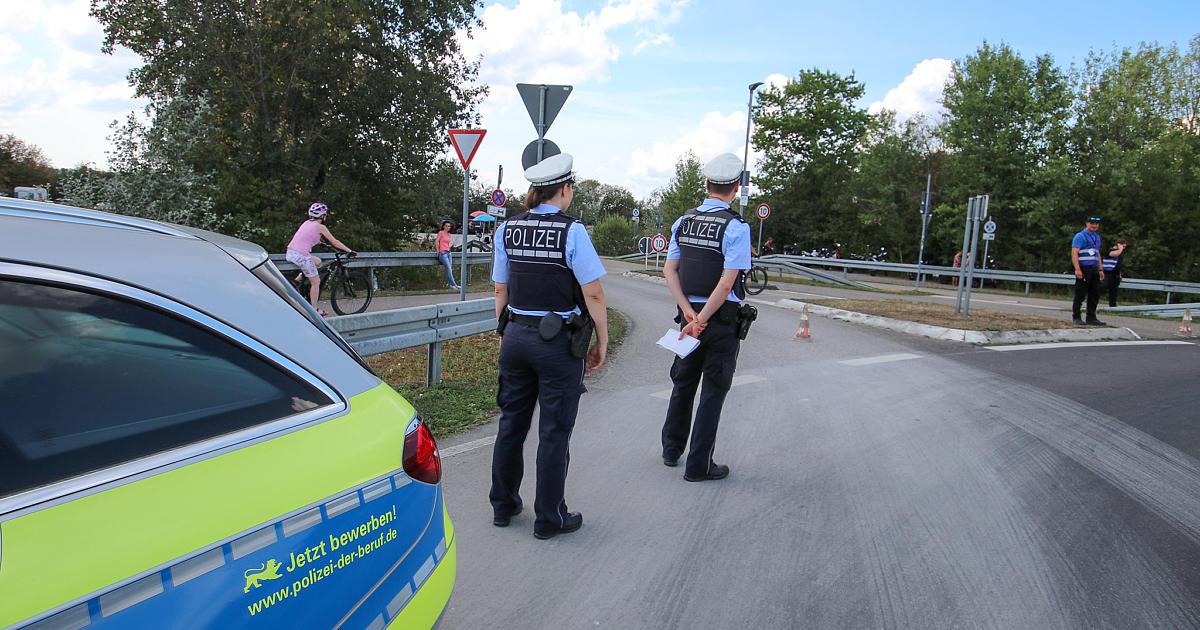 kanews's tweet photo. #Corona-Chaos am #Epplesee in Rheinstetten: Was wäre, wenn die Situation aus dem Ruder läuft? Hier gibt's die Antwort: 👇👇👇 https://t.co/rfWzrfTygr #interview #polizei #räumungsszenario #coronaregeln https://t.co/bXX0Chl57w