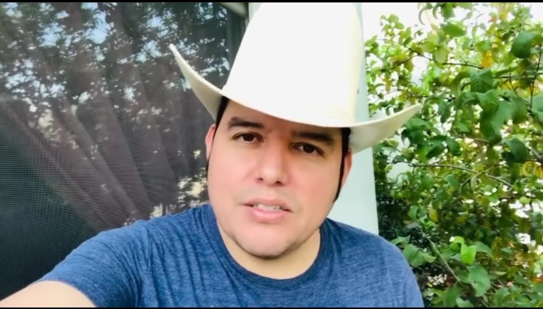 idgruperaofi's tweet photo. #IDGPatrones @lalomora_jr asegura que su papá @LaloMora_ se encuentra estable pero delicada lo que concuerda con el Secretario de Salud de Nuevo León, Manuel de O. Ambos desmienten los rumores de su muerte https://t.co/f6qOGWElyg