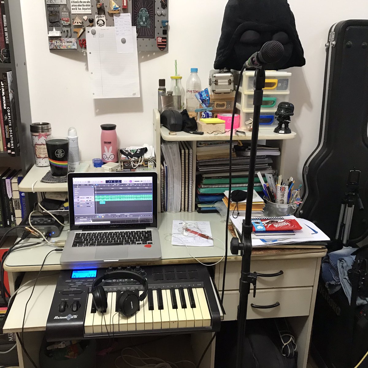 feschenker's tweet photo. Sabadou! Como tá a balada de vcs? 😋 #balada #SabadoDeMusica #work https://t.co/Pmf4dL6hXY